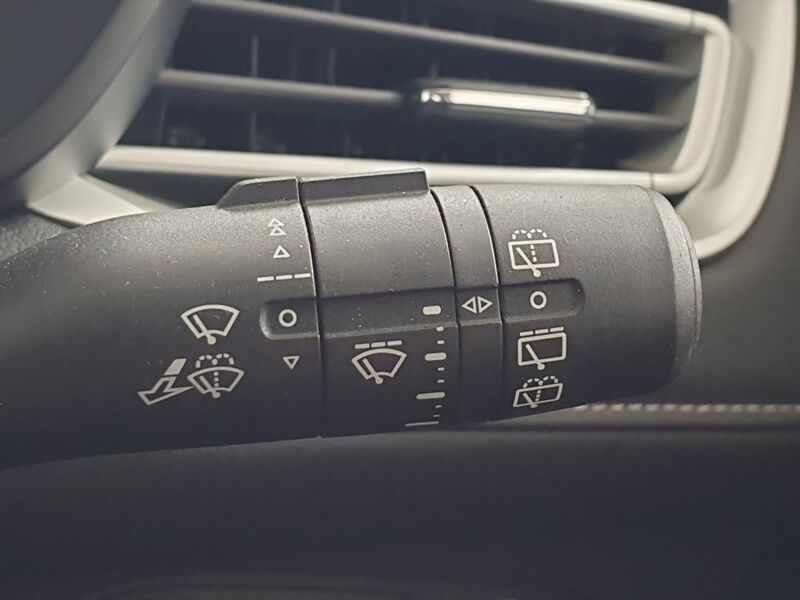 More views of MG MG5