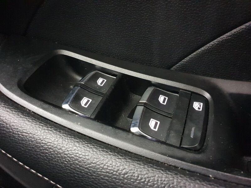 More views of MG MG5