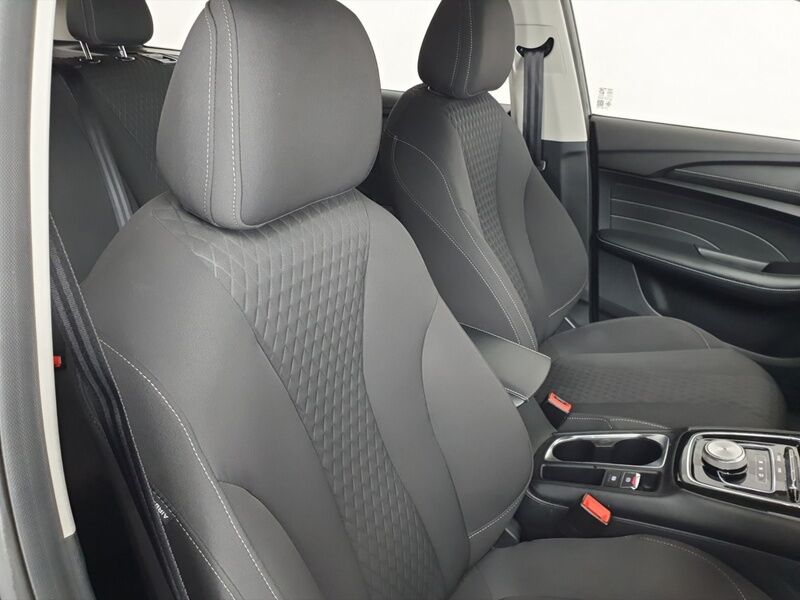 More views of MG MG5