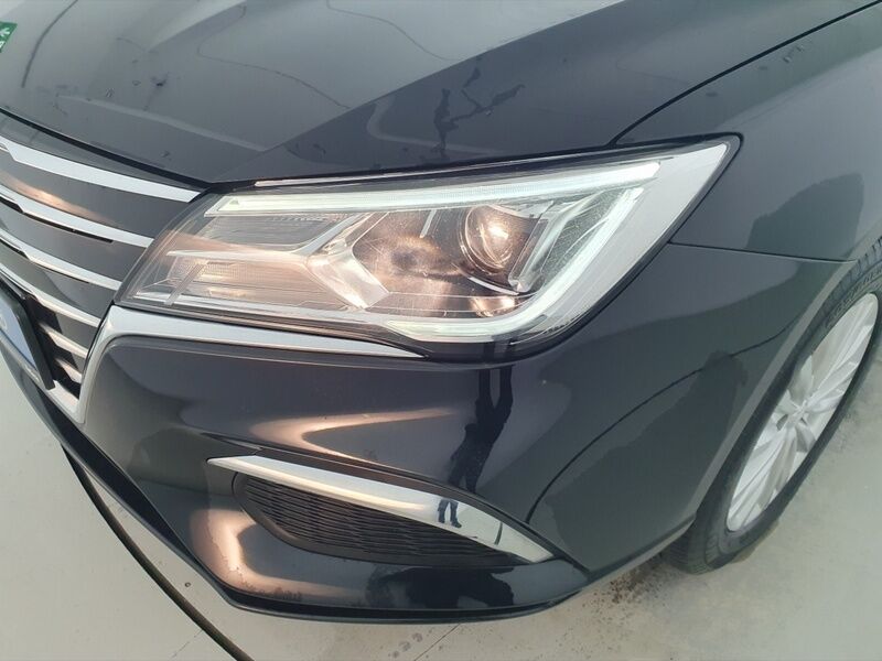 More views of MG MG5