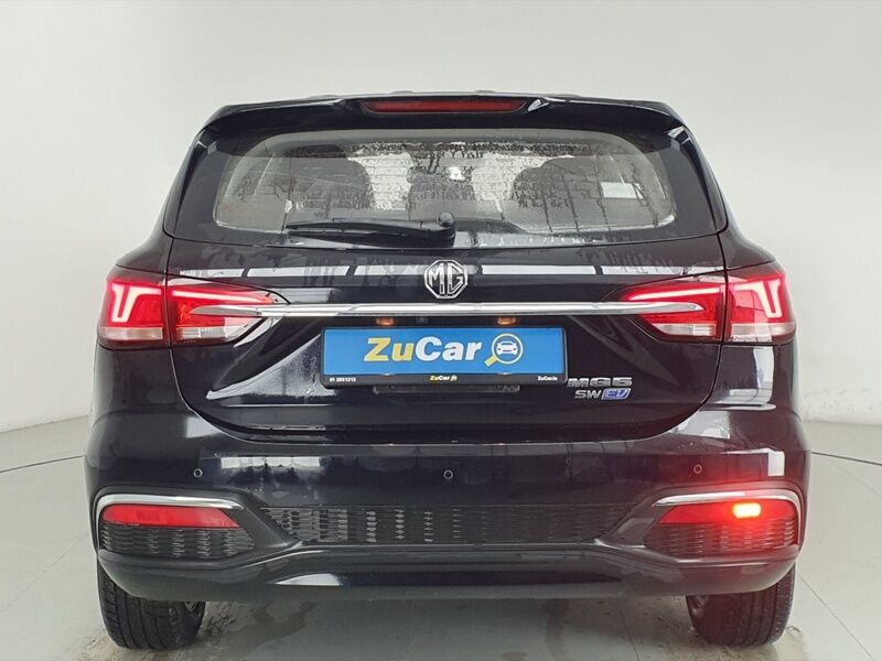 More views of MG MG5