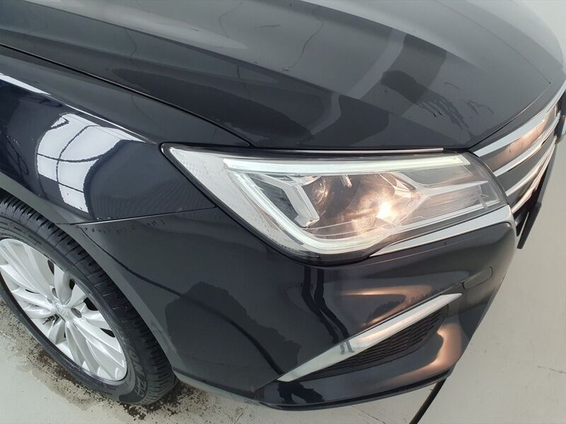 More views of MG MG5