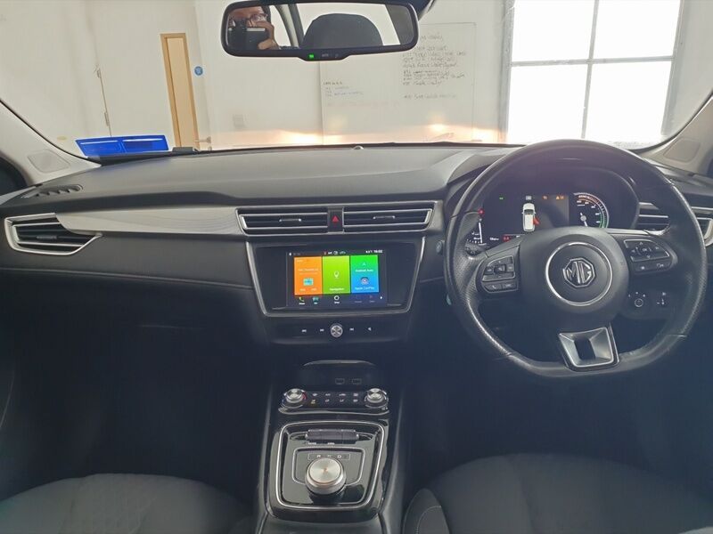 More views of MG MG5