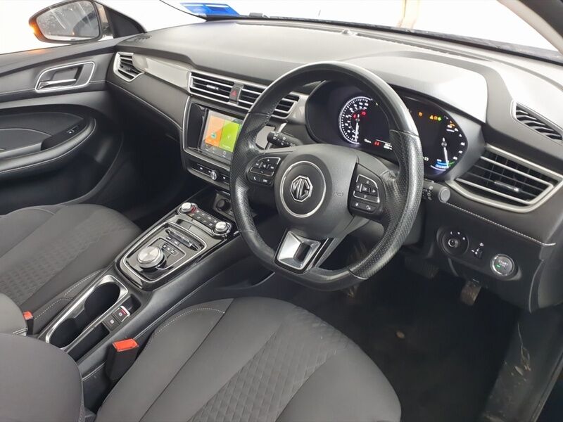 More views of MG MG5