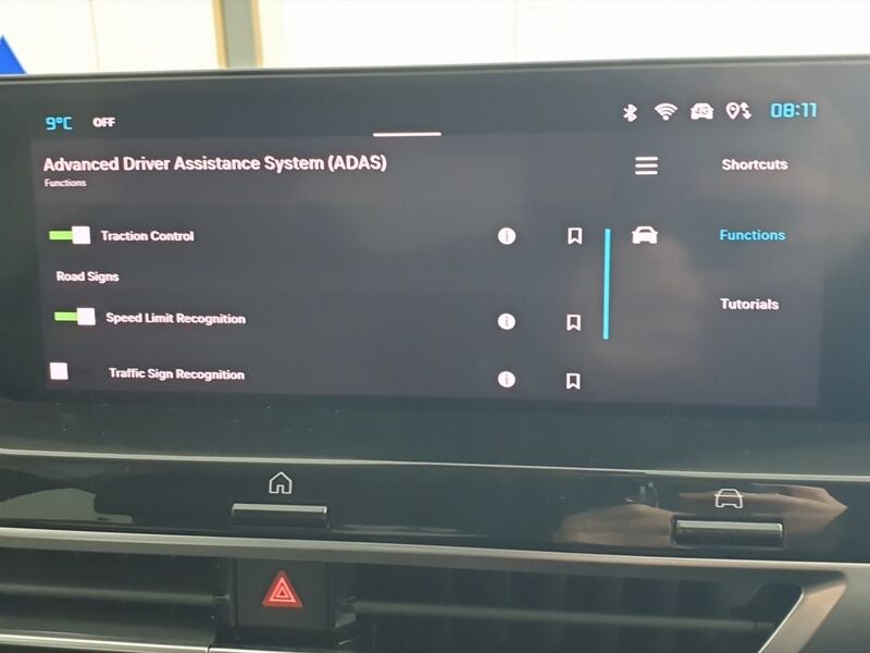 More views of Citroen e-C4 X