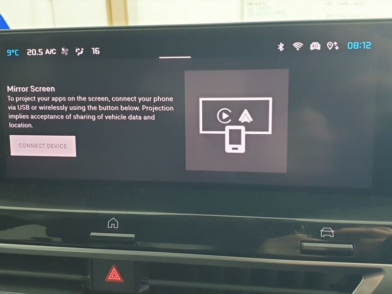 More views of Citroen e-C4 X