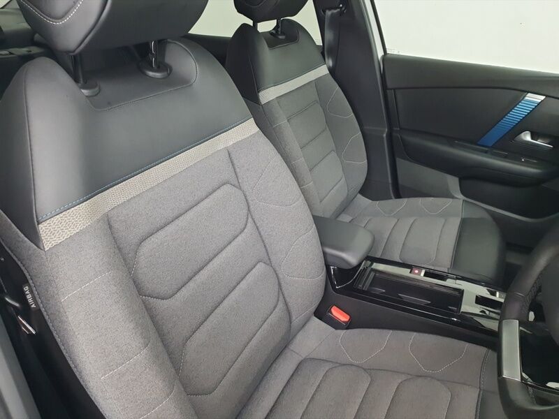 More views of Citroen e-C4 X