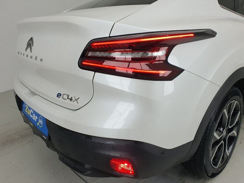 More views of Citroen e-C4 X