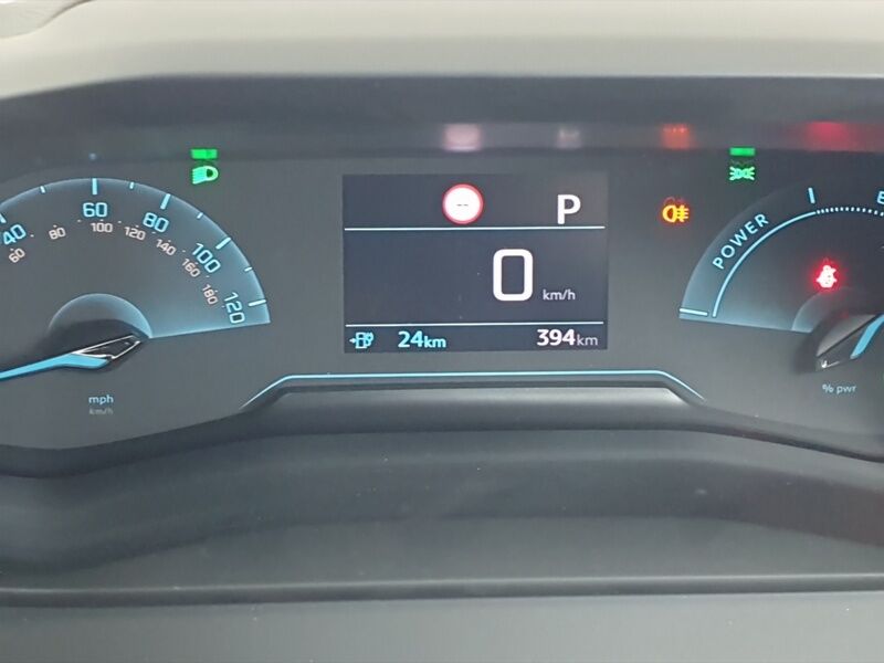 More views of Peugeot 208