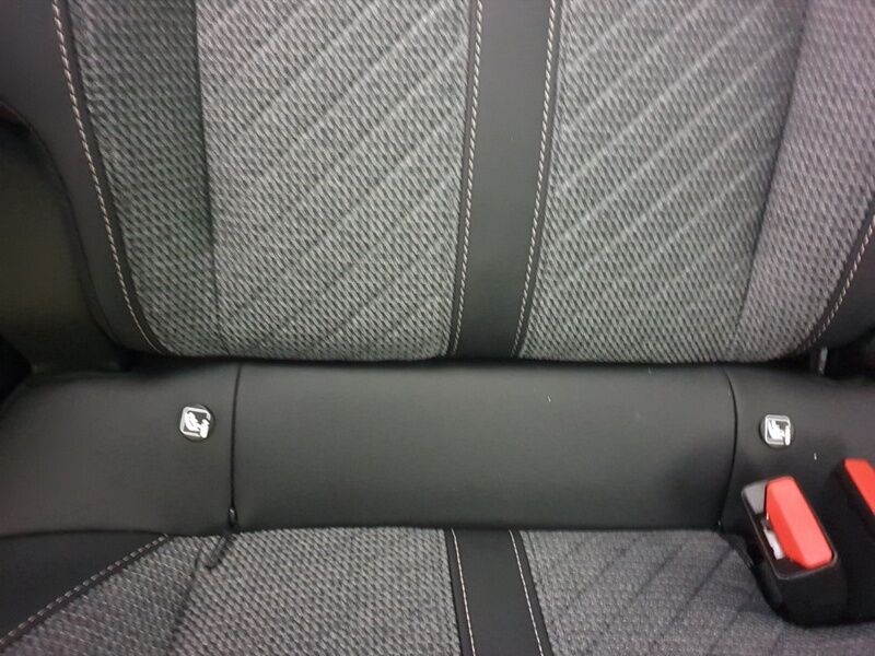 More views of Peugeot 208