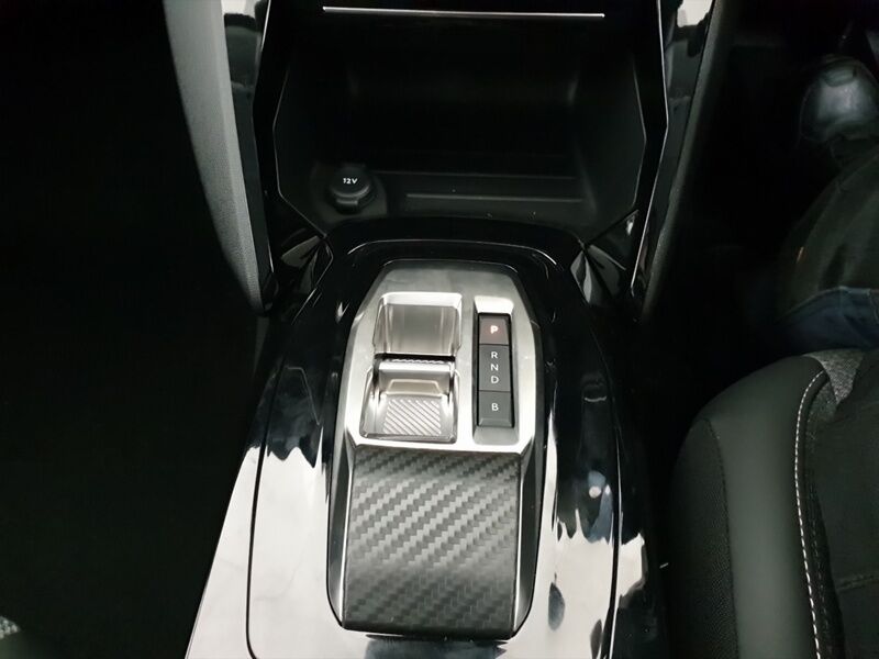 More views of Peugeot 208