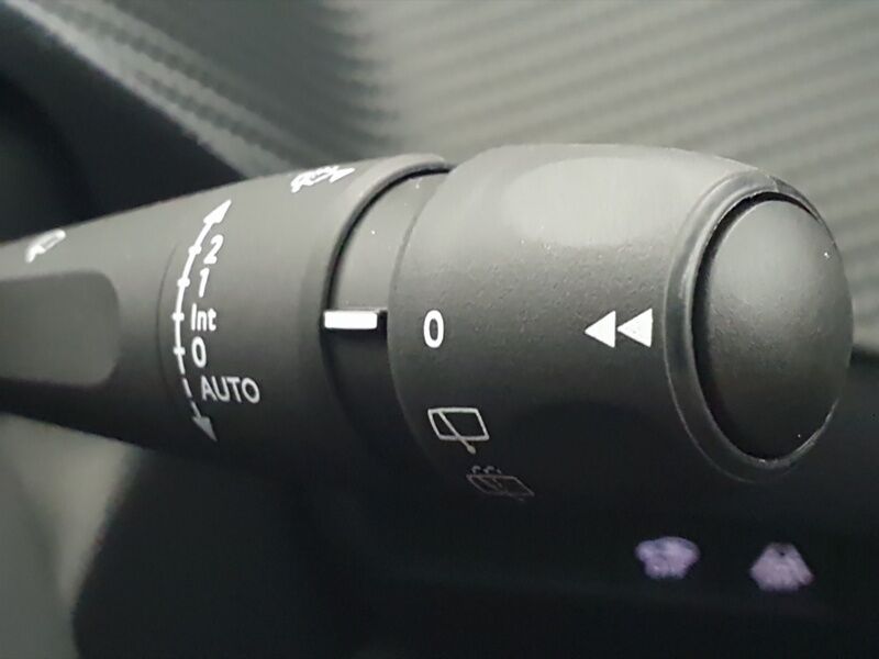 More views of Peugeot 208