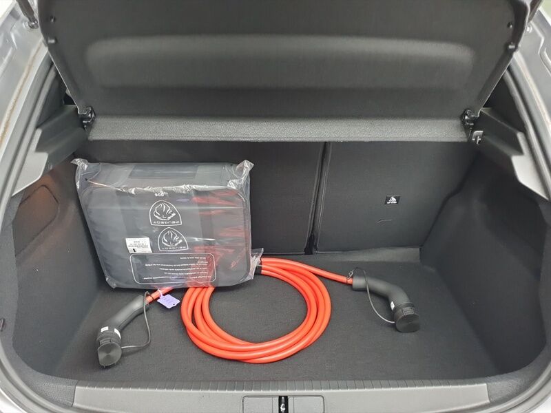 More views of Peugeot 208