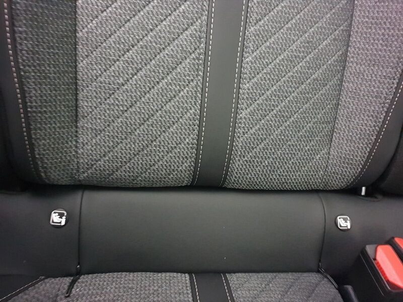 More views of Peugeot 208