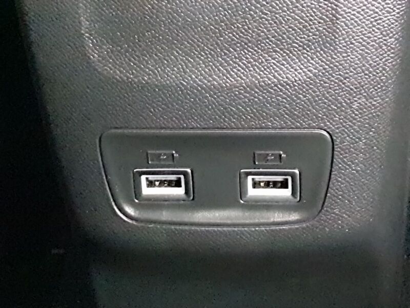 More views of Peugeot 208