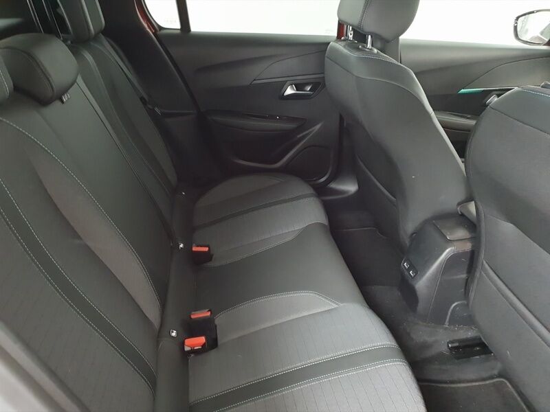 More views of Peugeot 208