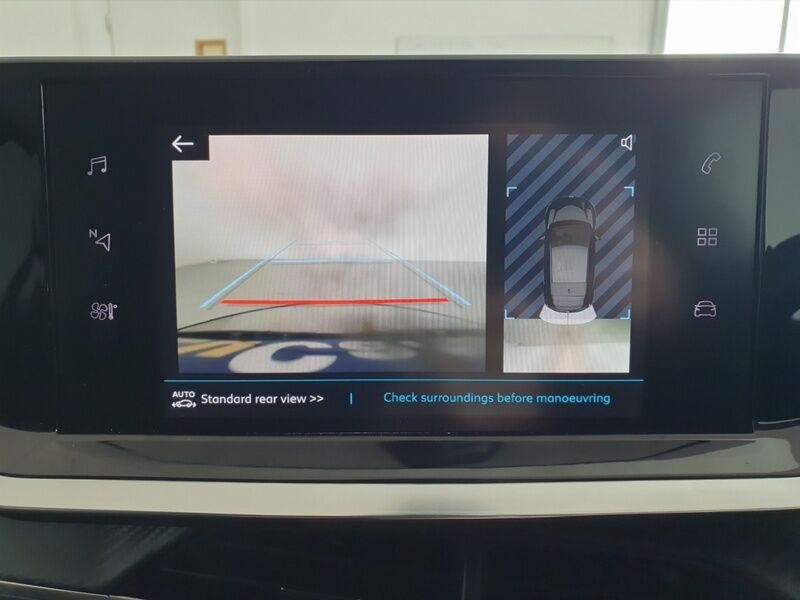 More views of Peugeot 208