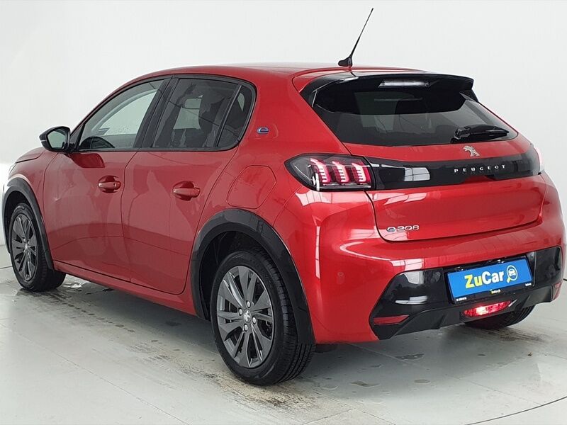 More views of Peugeot 208