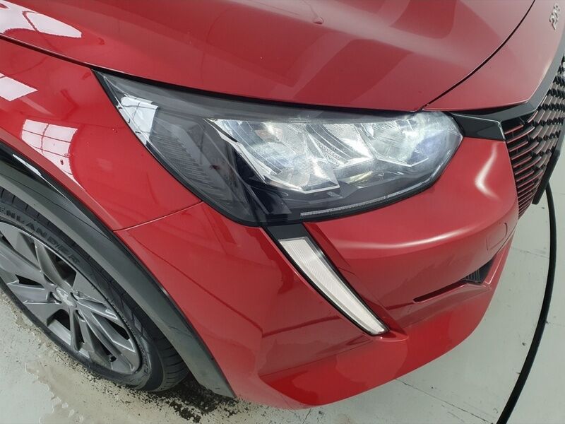 More views of Peugeot 208