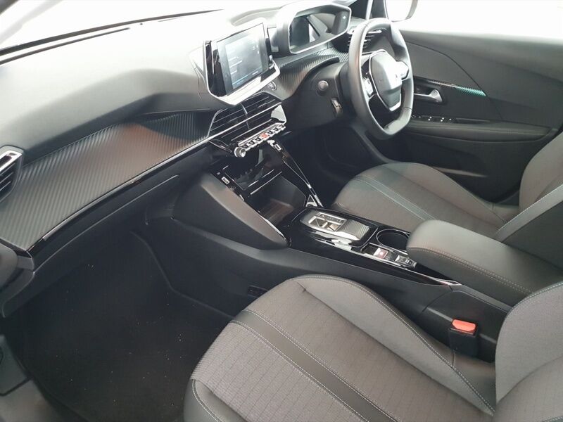 More views of Peugeot 208