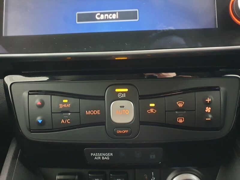 More views of Nissan Leaf