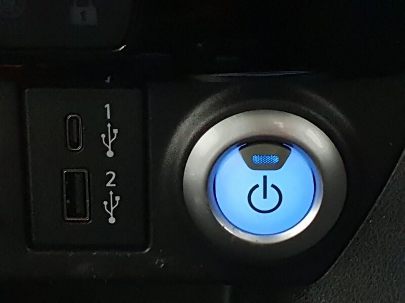 More views of Nissan Leaf