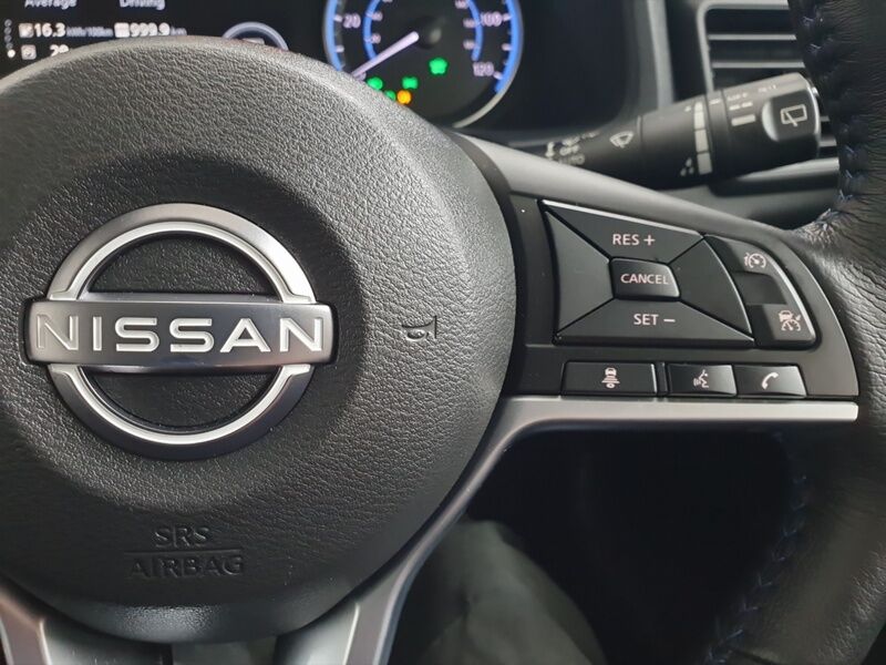 More views of Nissan Leaf