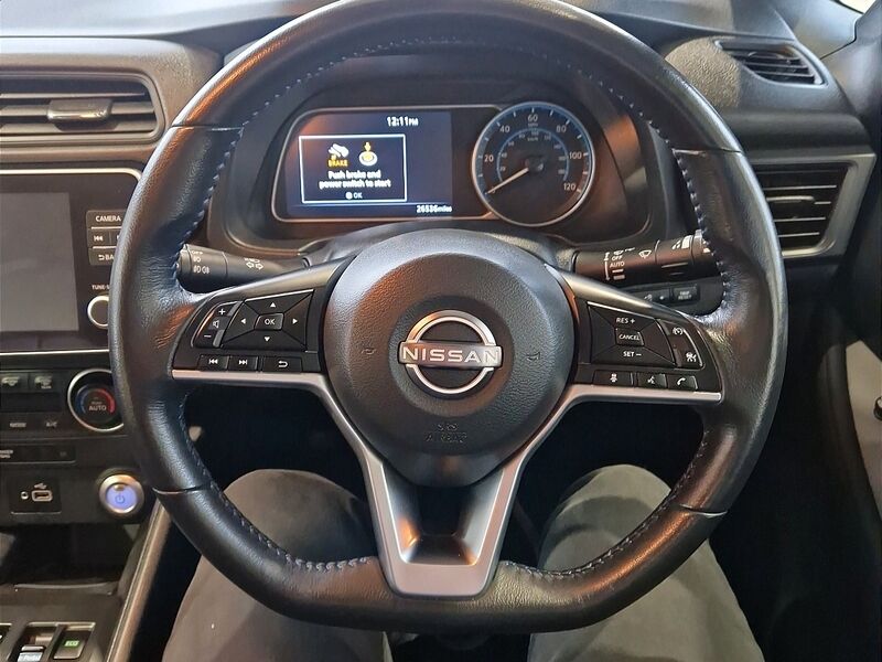 More views of Nissan Leaf