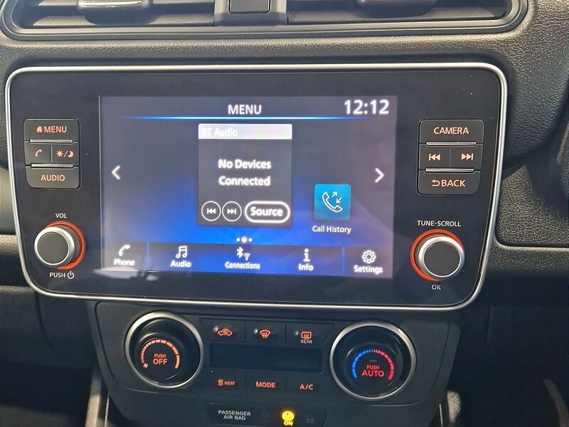 More views of Nissan Leaf