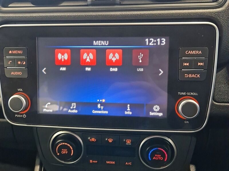 More views of Nissan Leaf