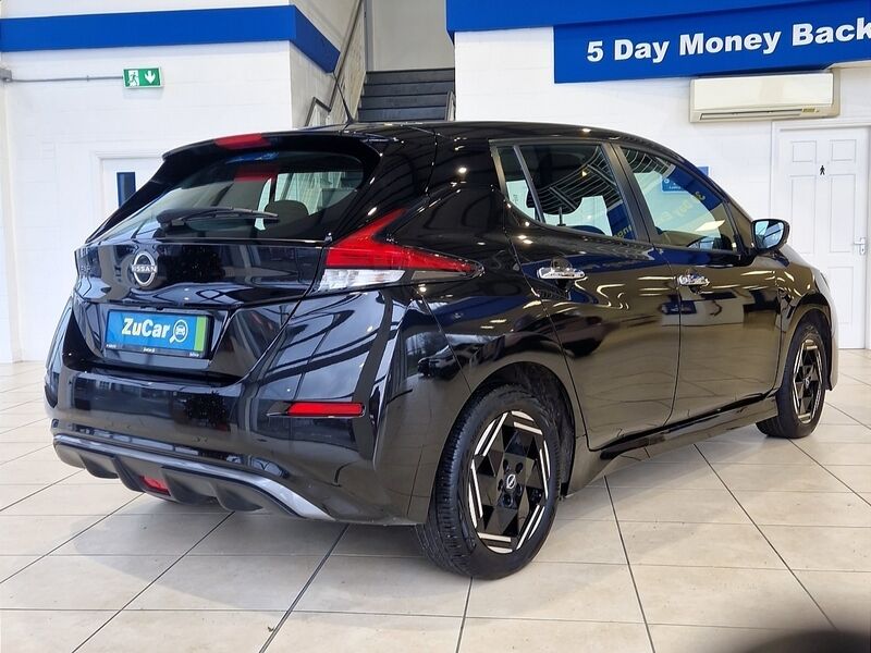 More views of Nissan Leaf