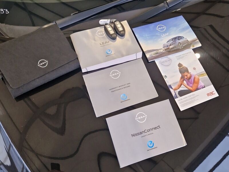 More views of Nissan Leaf