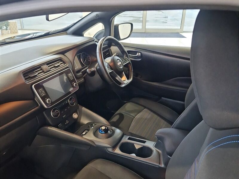 More views of Nissan Leaf