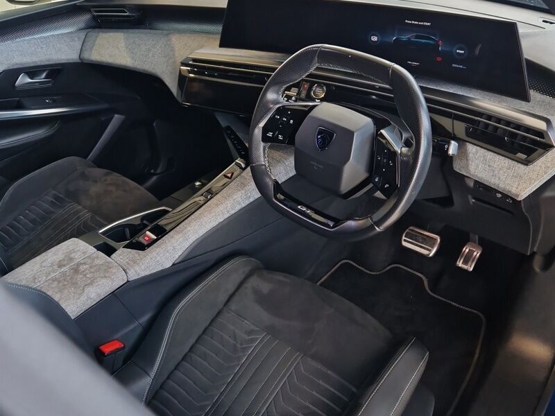 More views of Peugeot 3008