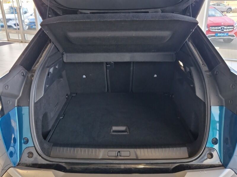 More views of Peugeot 3008