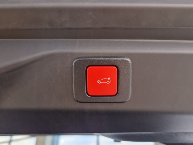 More views of Peugeot 3008