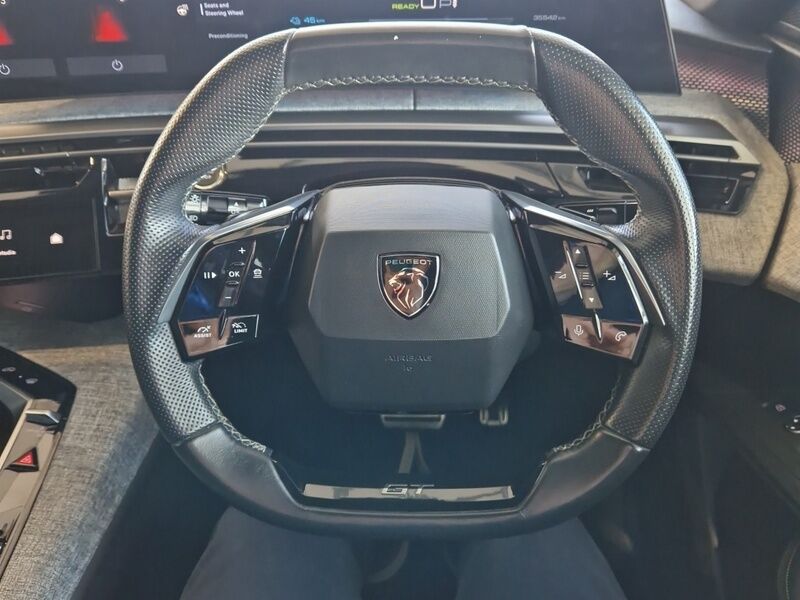 More views of Peugeot 3008