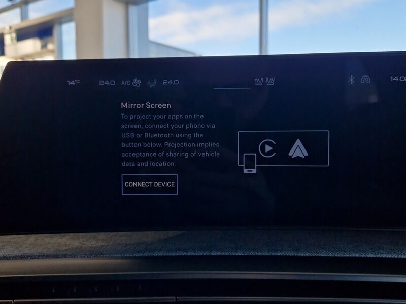 More views of Peugeot 3008