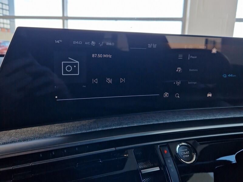 More views of Peugeot 3008