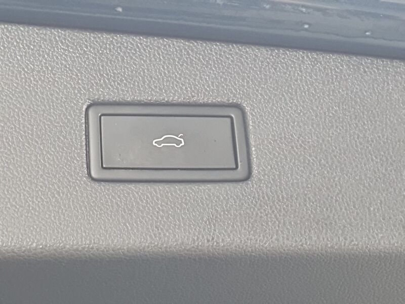 More views of Volkswagen Tiguan