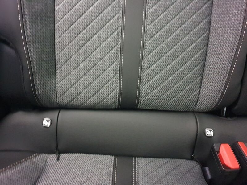 More views of Peugeot 208