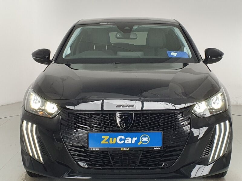 More views of Peugeot 208