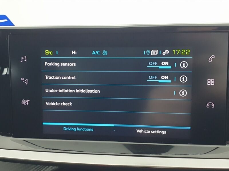 More views of Peugeot 208