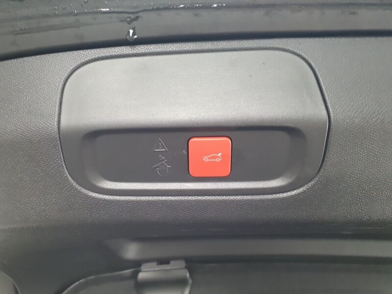 More views of Peugeot 408