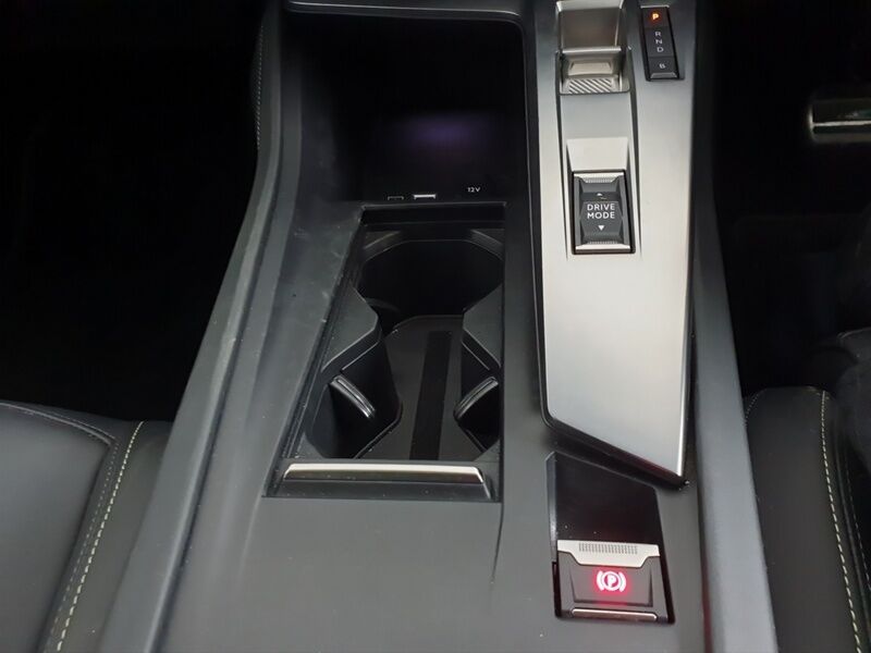 More views of Peugeot 408