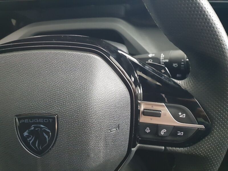 More views of Peugeot 408