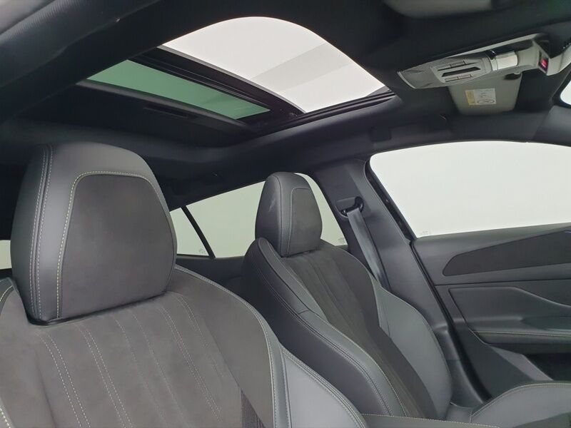 More views of Peugeot 408