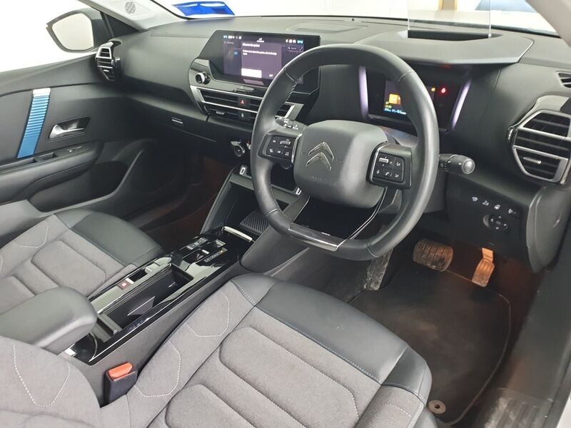 More views of Citroen e-C4 X