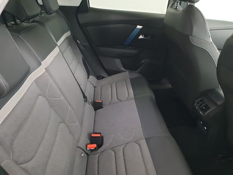 More views of Citroen e-C4 X