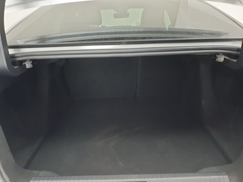 More views of Citroen e-C4 X